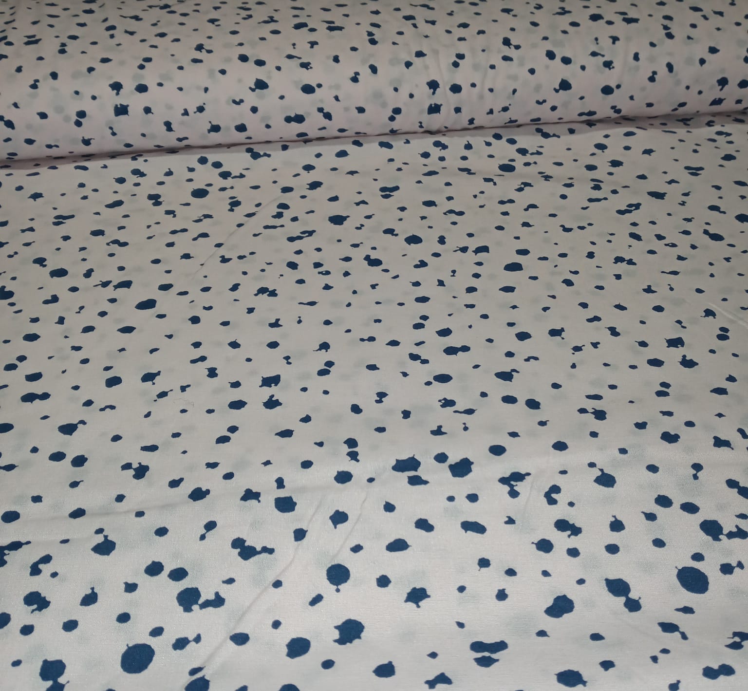 imagen de Batista Estampada (fondo rosa) manchas azules