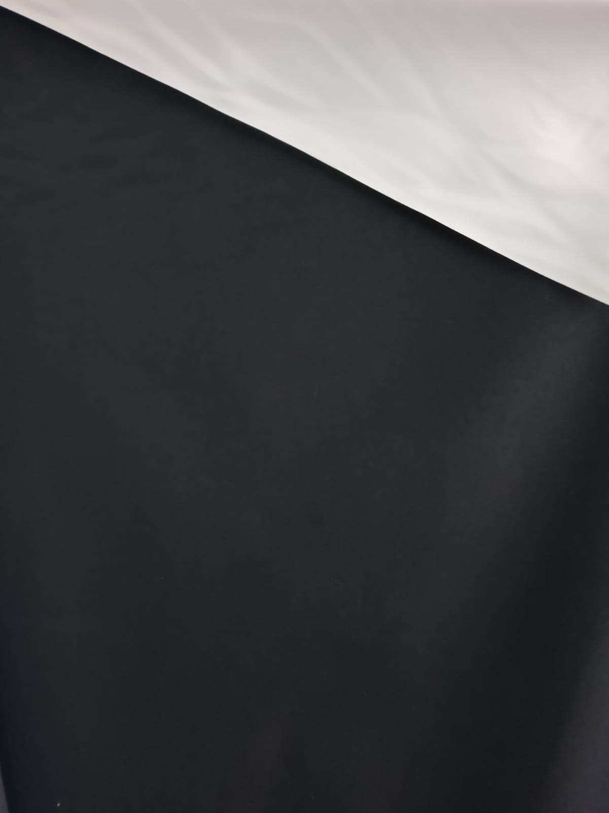 imagen de Black Out Vinilico Negro