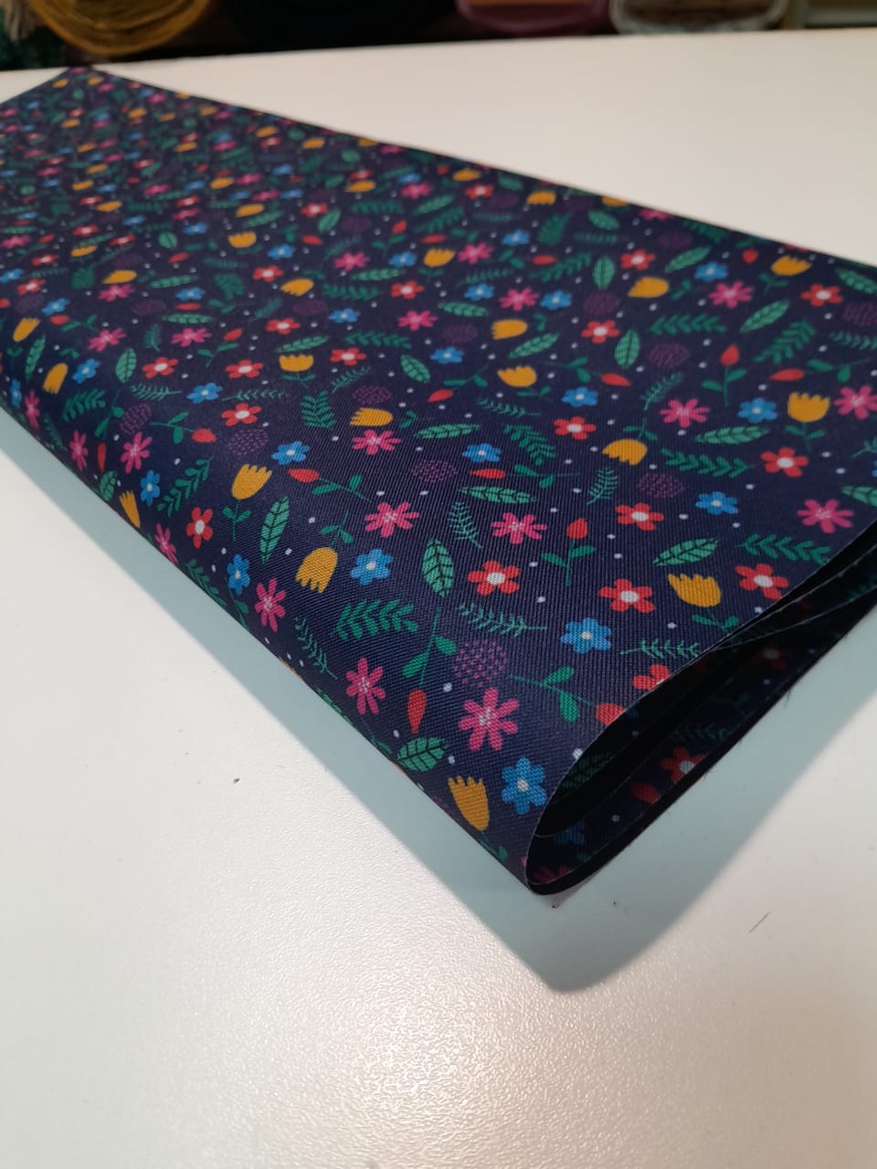 imagen de Cordura estampada florcitas fondo azul marino