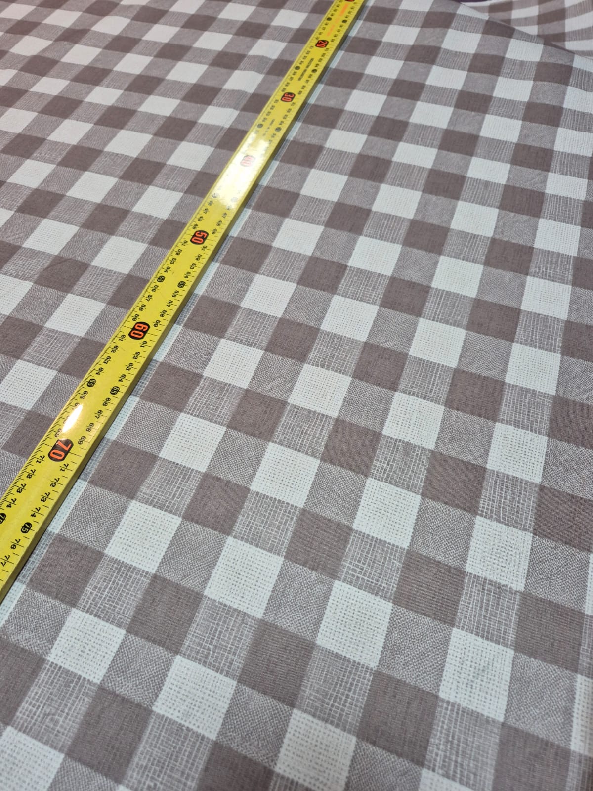 imagen de Gabardina acrilica cuadros beige