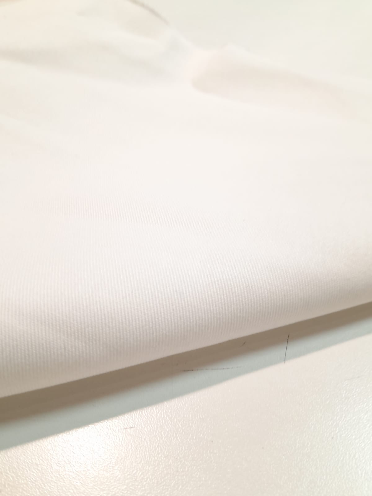 imagen de Gabardina de algodon lisa blanca