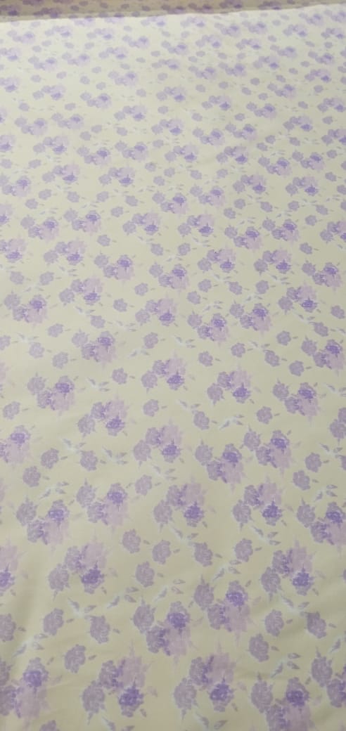 imagen de Liberty, flores lila con fondo amarillo claro