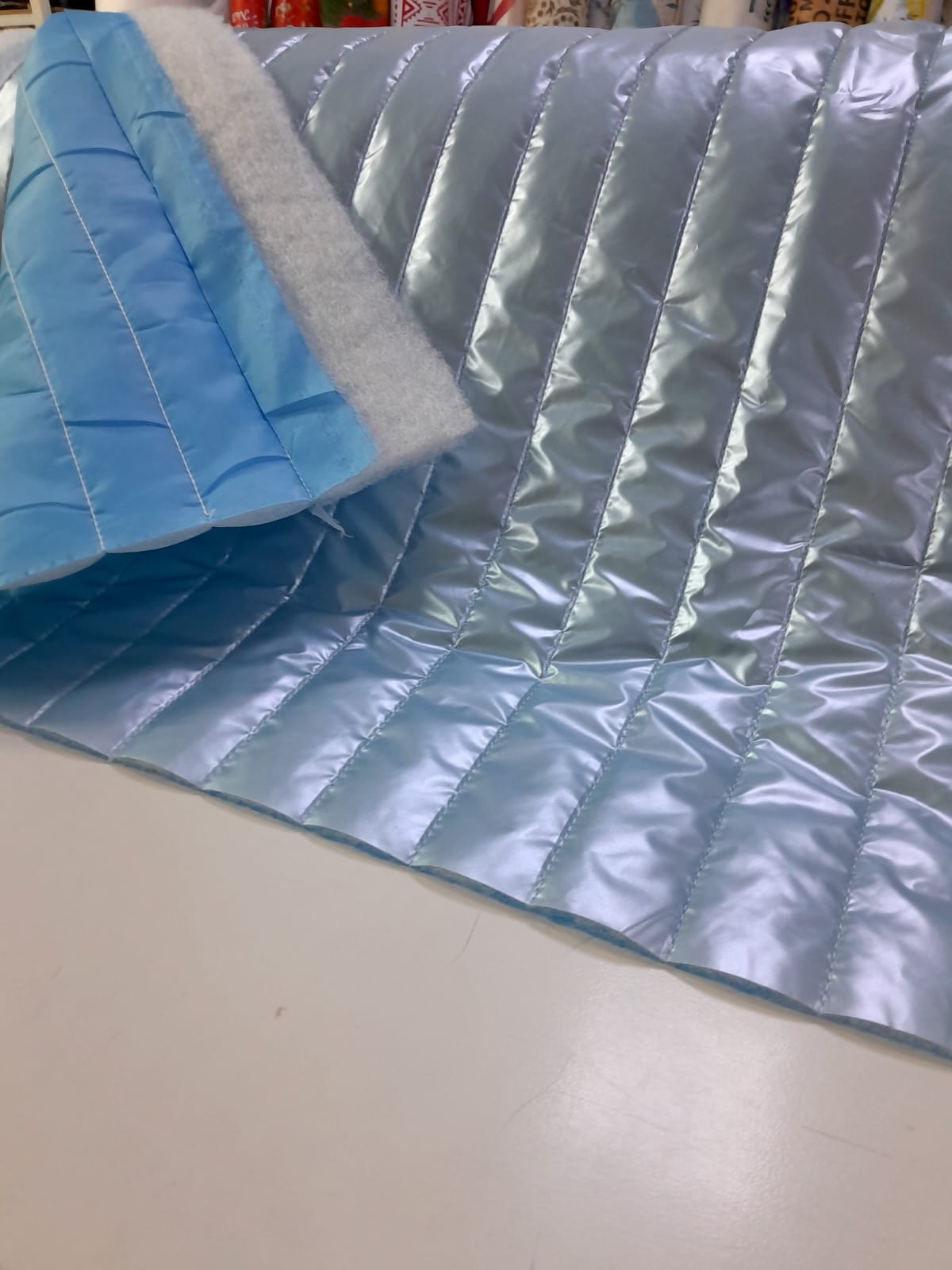 imagen de Matelasse metalizado celeste