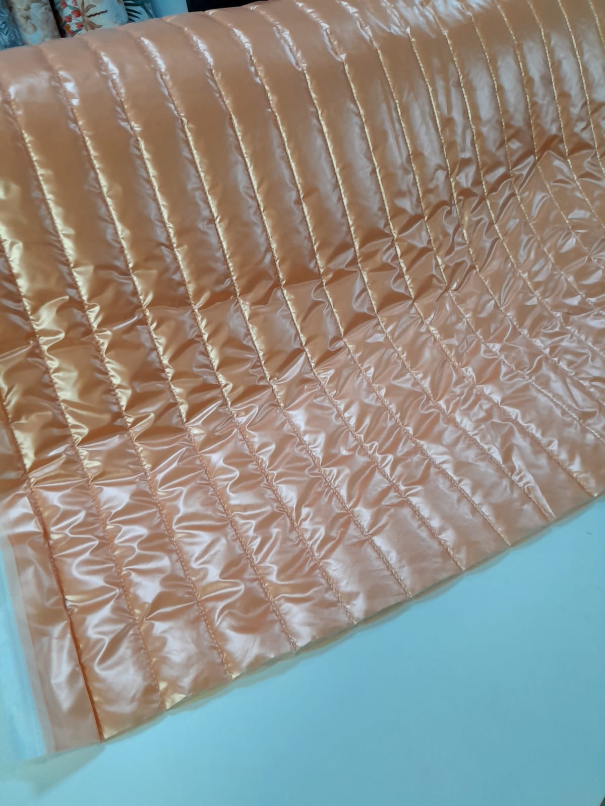 imagen de Matelasse metalizado durazno