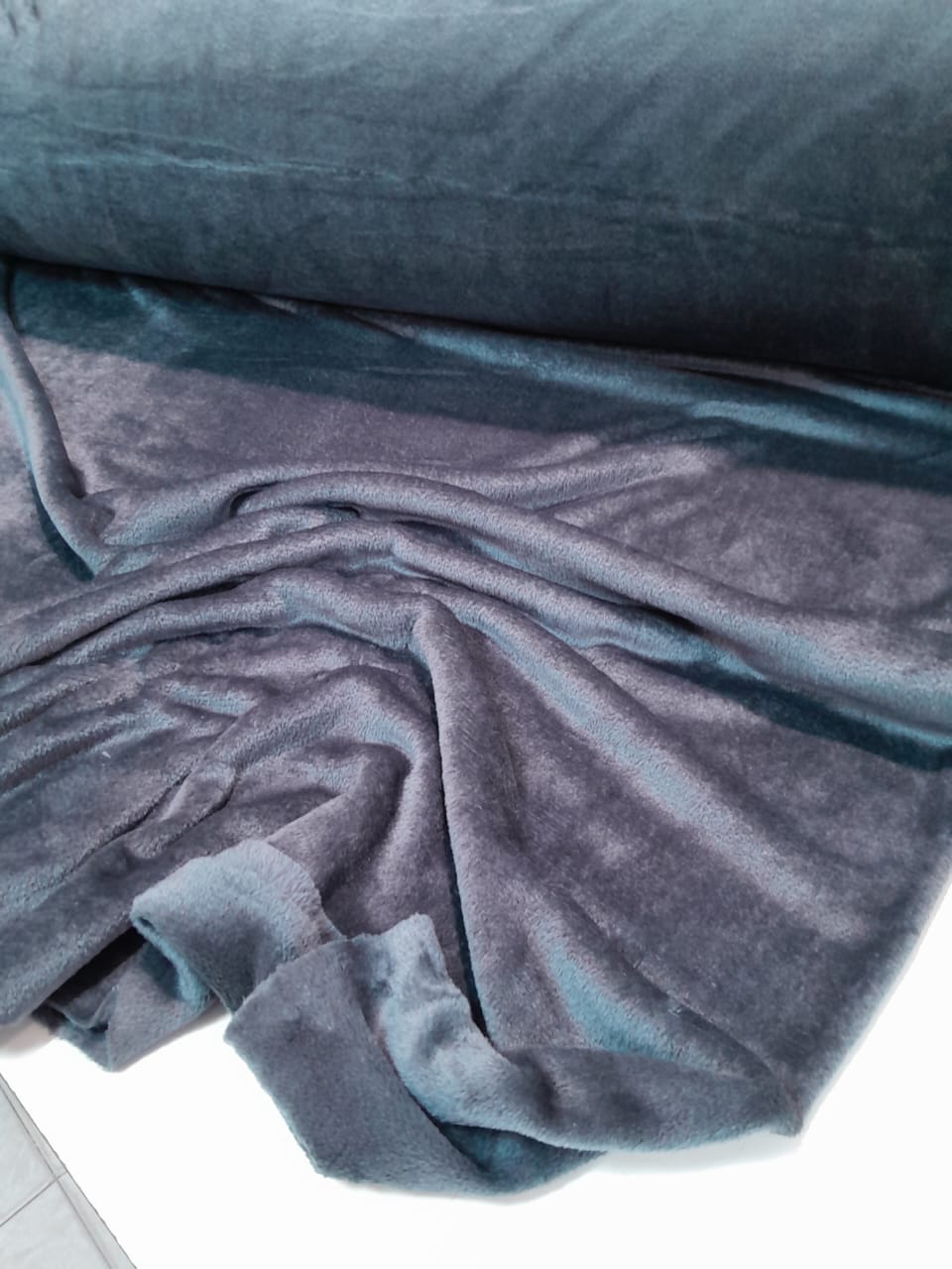 imagen de Micropolar soft 2.30 de ancho gris topo