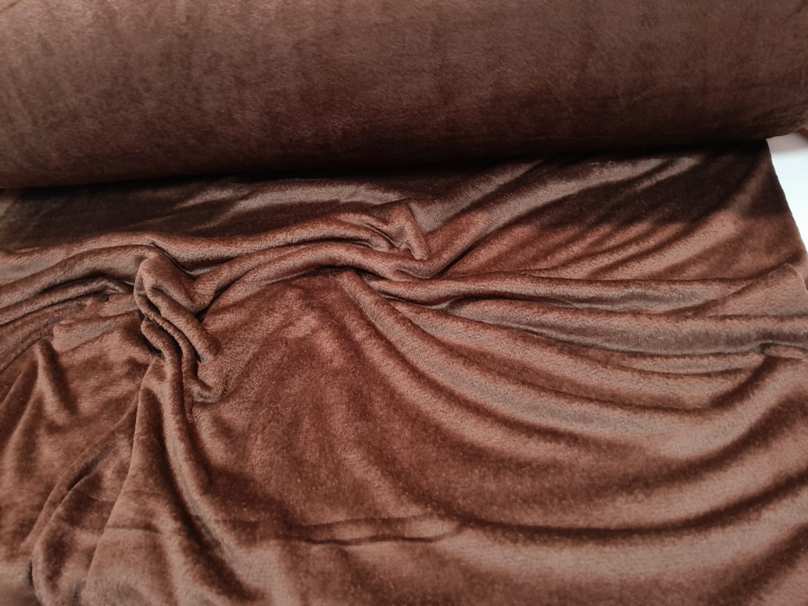 imagen de Micropolar soft 2.30 de ancho chocolate