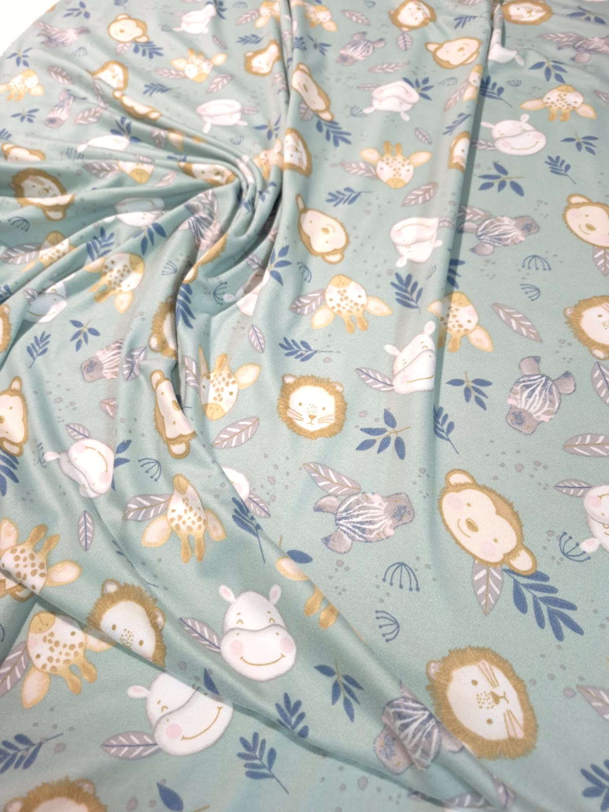 imagen de Modal soft estampado animalitos fondo aqua