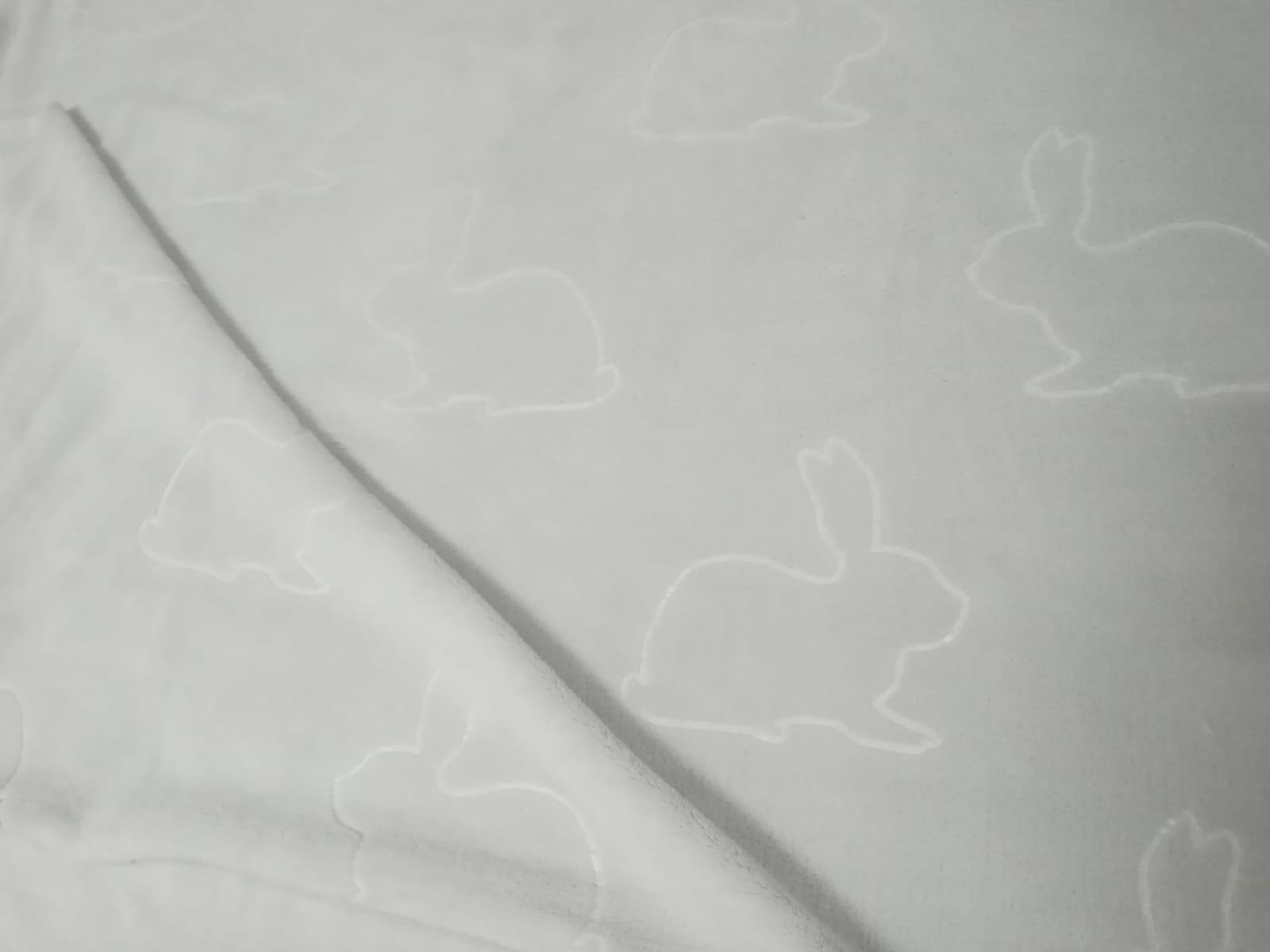 imagen de Polar soft Labrado conejos gris