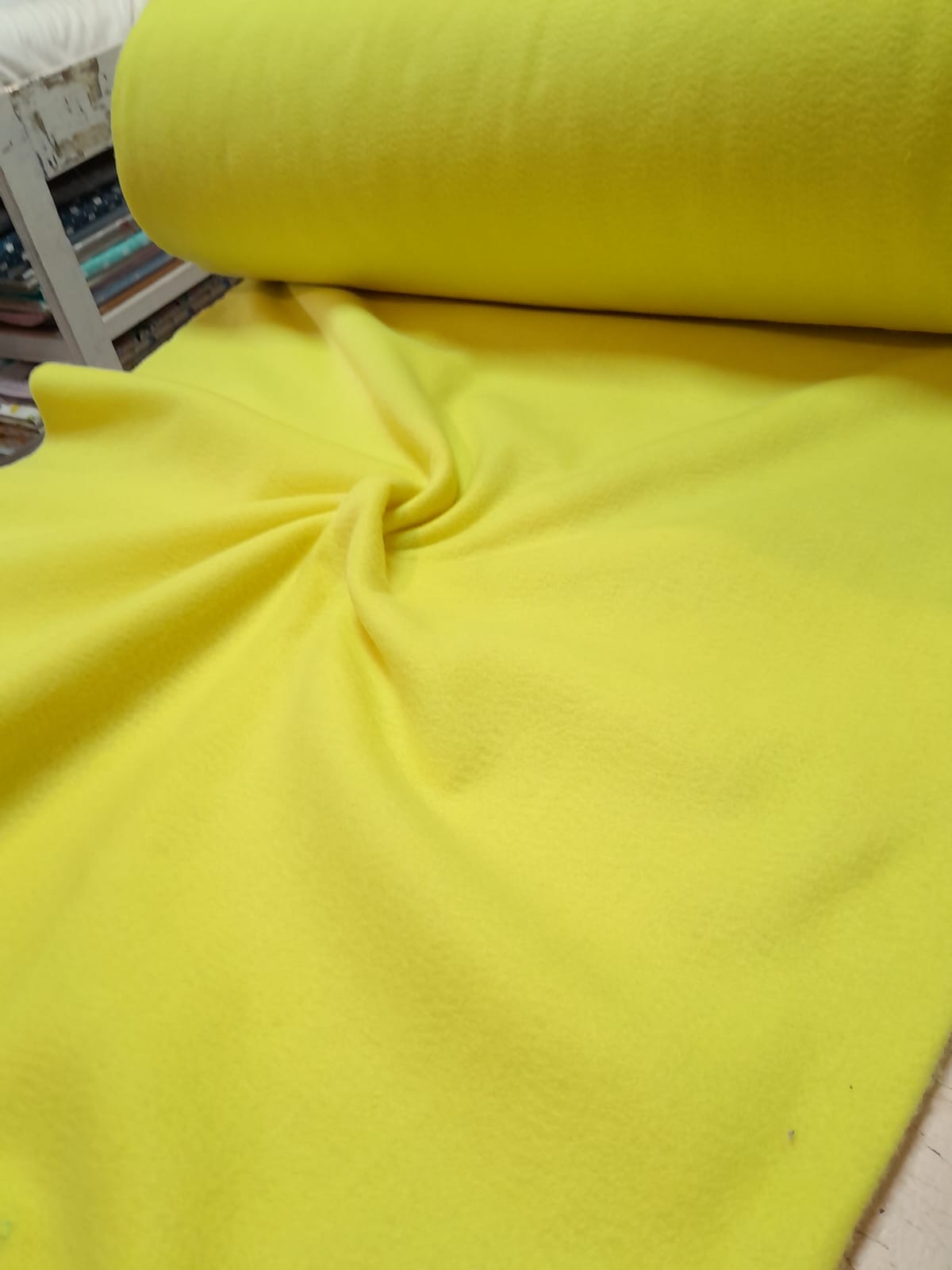 imagen de Pañolenci amarillo