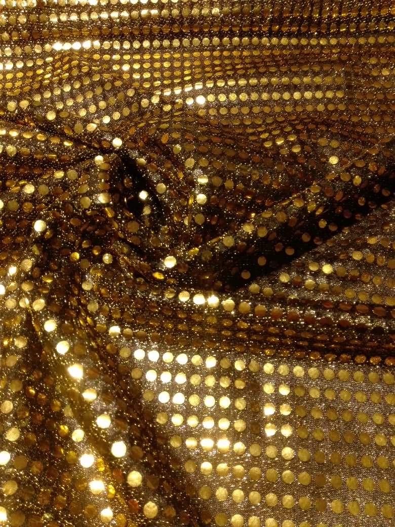 imagen de Simil Paiet Dorado fondo negro