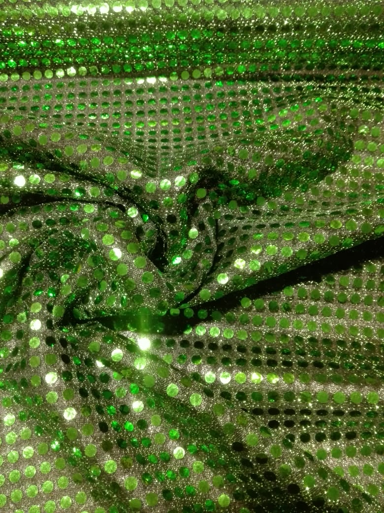 imagen de Simil Paiet Verde, fondo negro