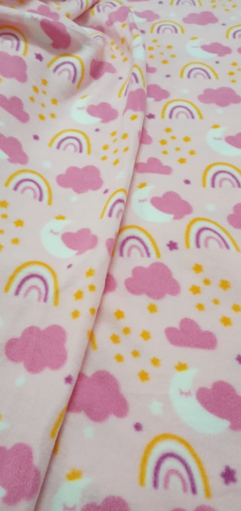 imagen de Polar estampado arcoíris y nubes rosa