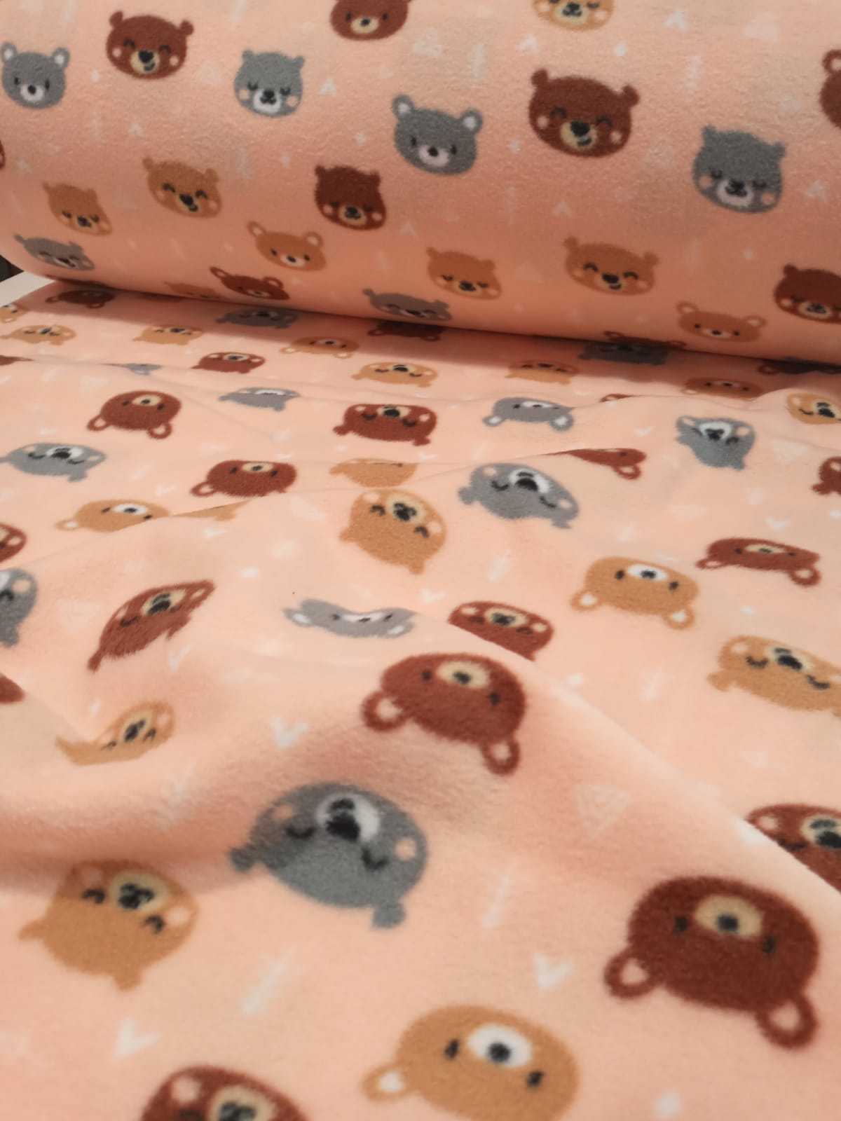 imagen de Polar estampado ositos fondo salmon