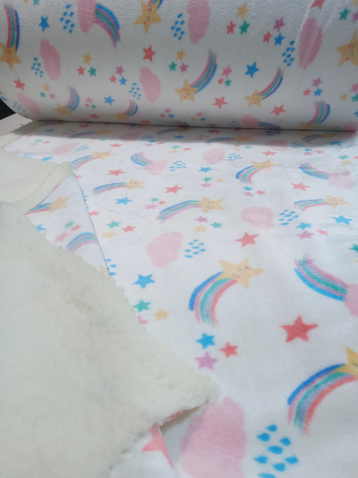 imagen de Polar soft con corderito estrellas fugaces