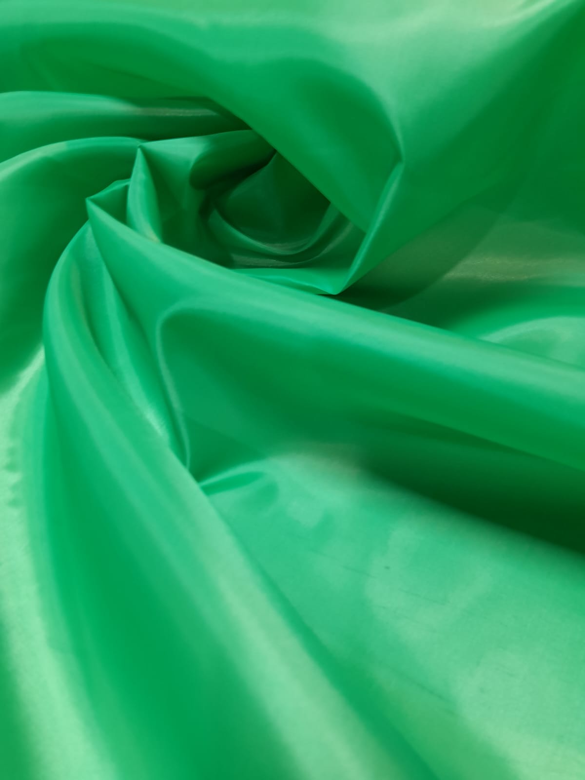 imagen de Tafeta verde brillante