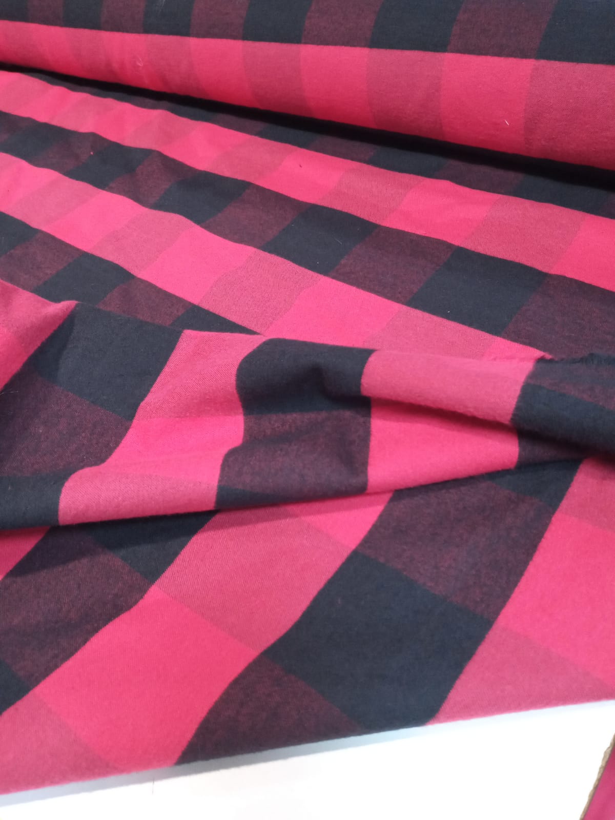 imagen de Camisaco rojo y negro
