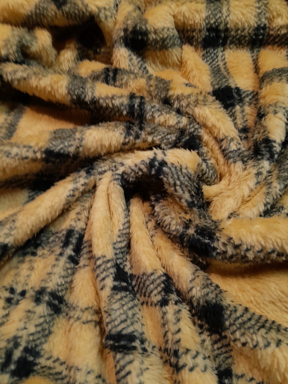 imagen de Corderito soft a cuadros camel