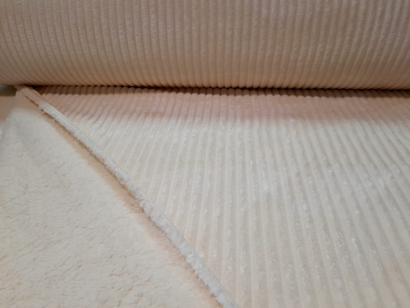 imagen de Corderoy con corderito natural