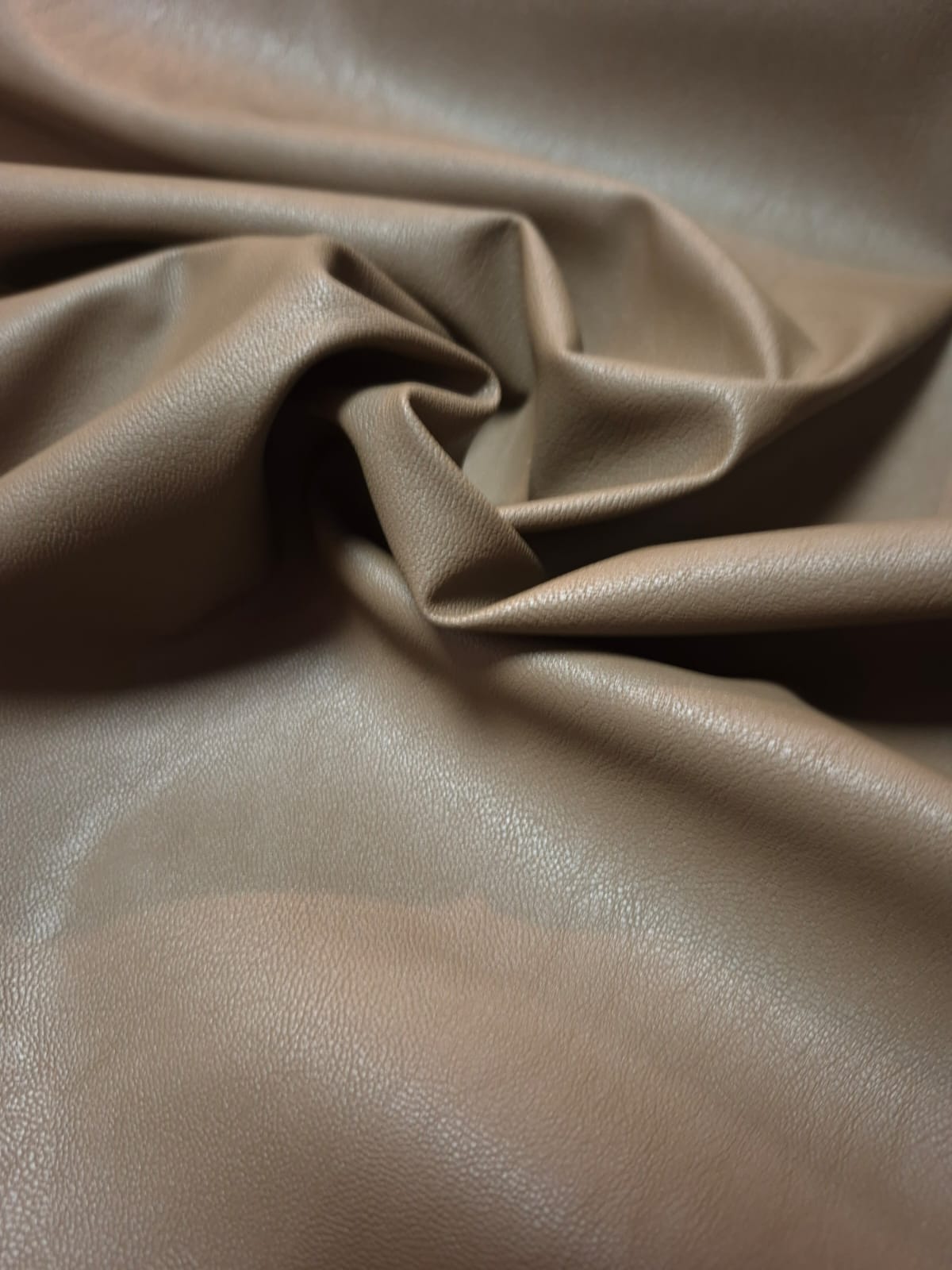 imagen de Ecocuero de vestir elastizado marron