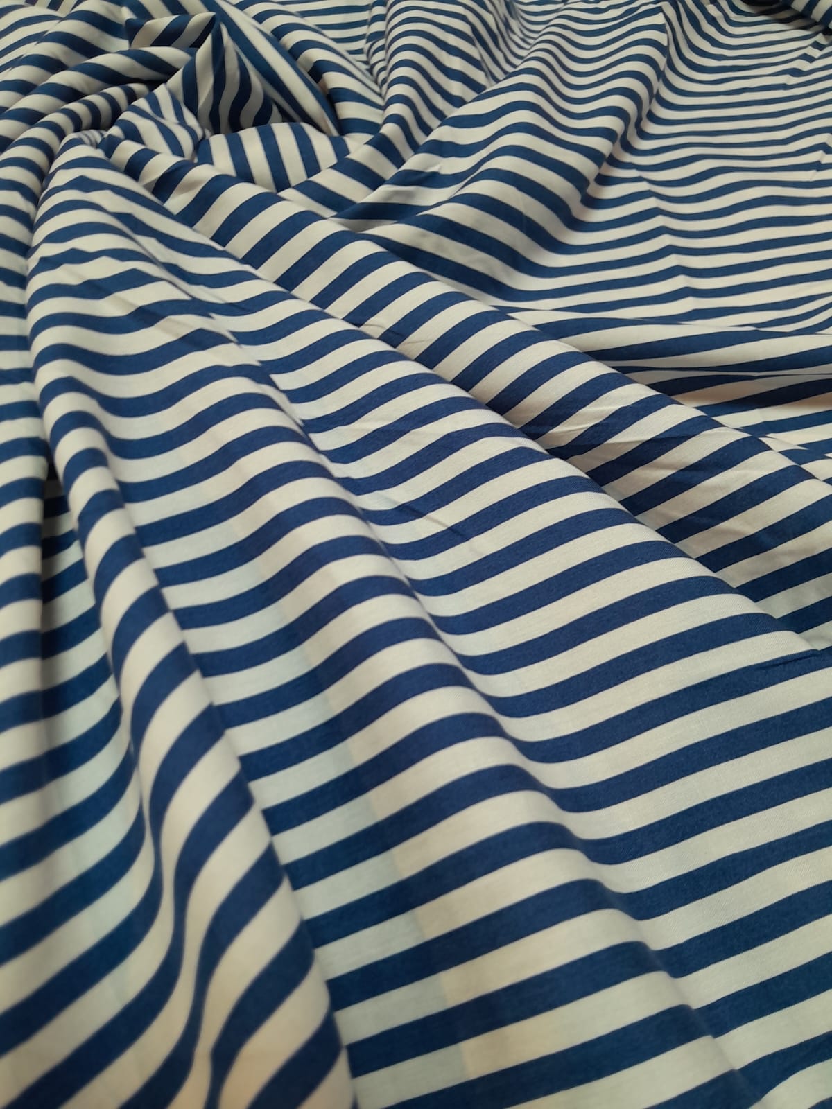 imagen de Fibrana estampada rayada azul y blanco