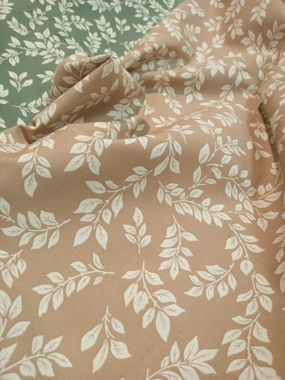 imagen de Gabardina Roma avellana