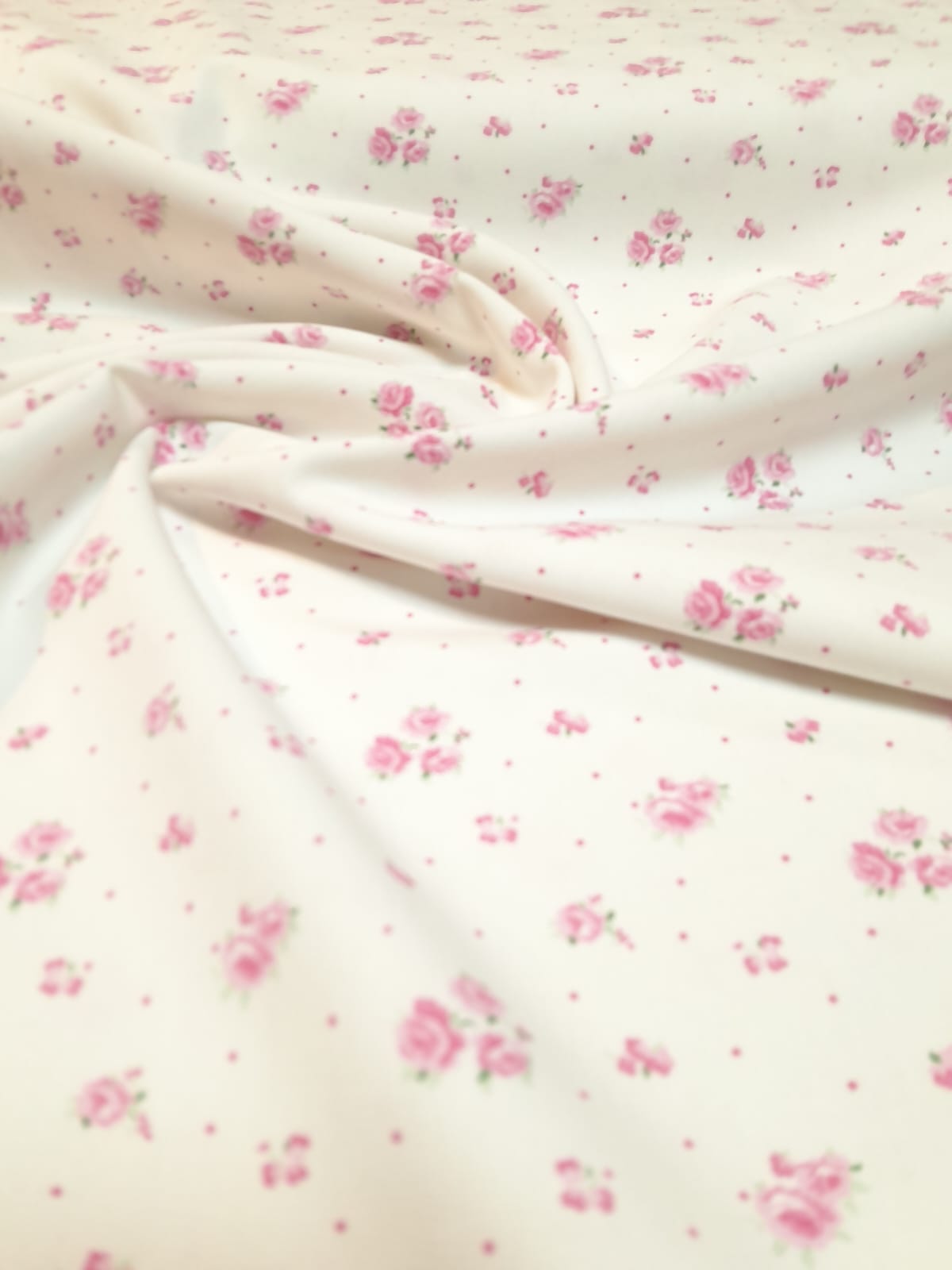 imagen de Gabardina florcitas rococo