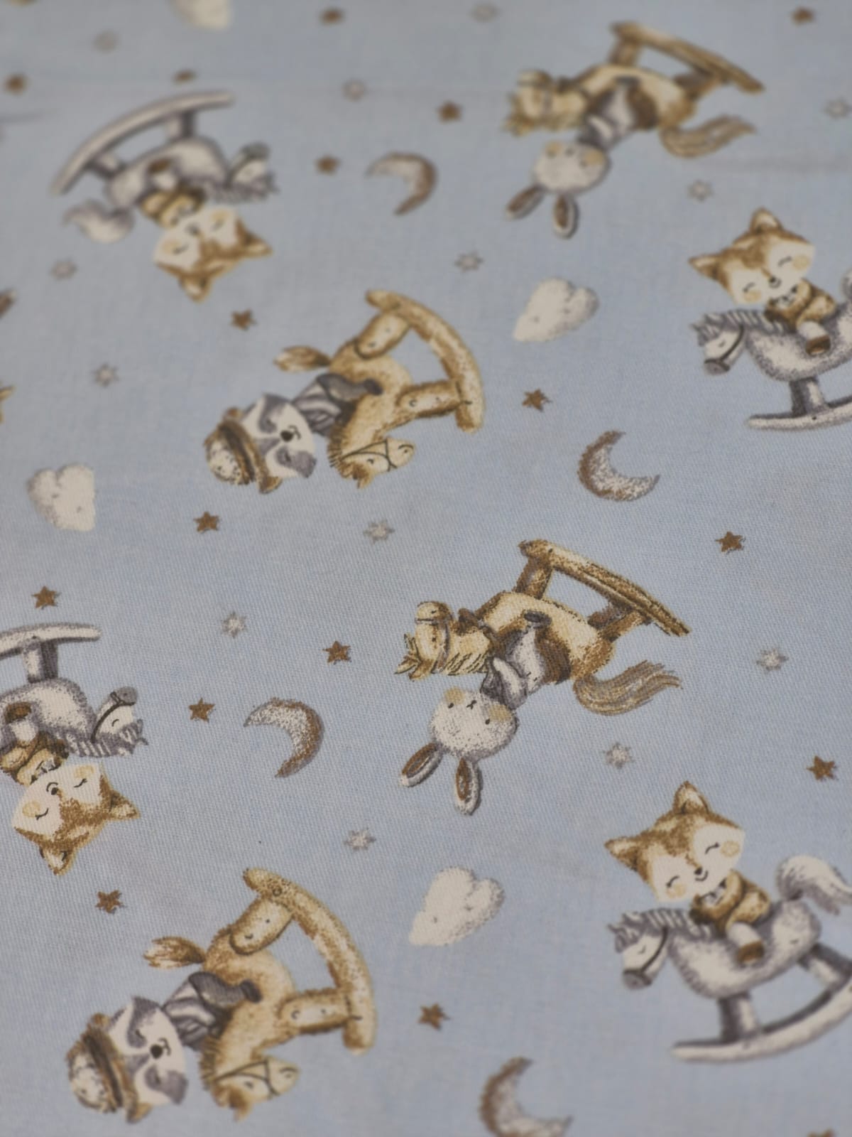 imagen de Gabardina caballito celeste