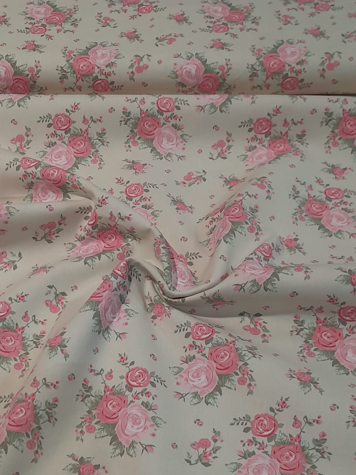 imagen de Gabardina Roses