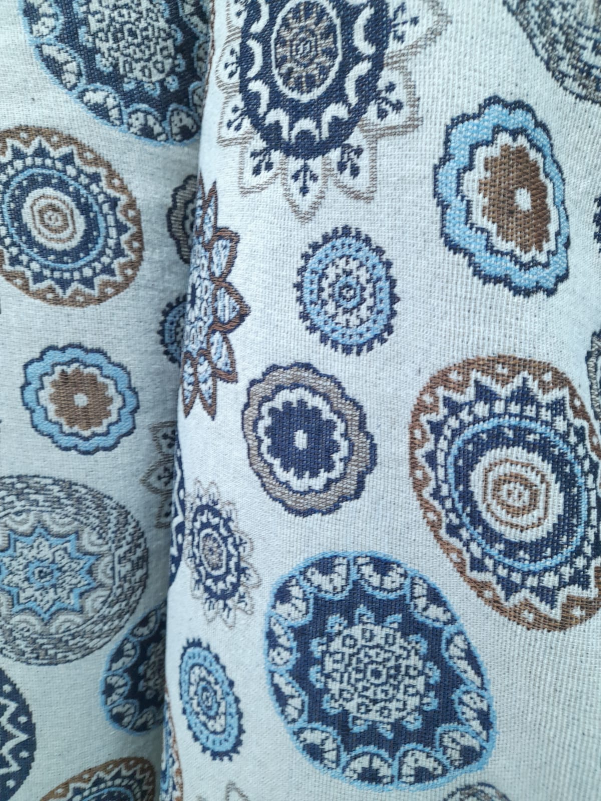 imagen de Gobelino estampado con mandalas en azul