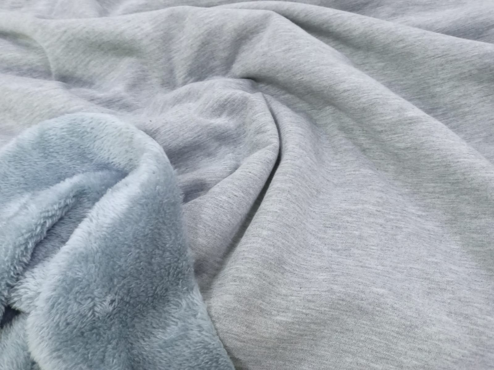 imagen de Jersey con corderito gris melange