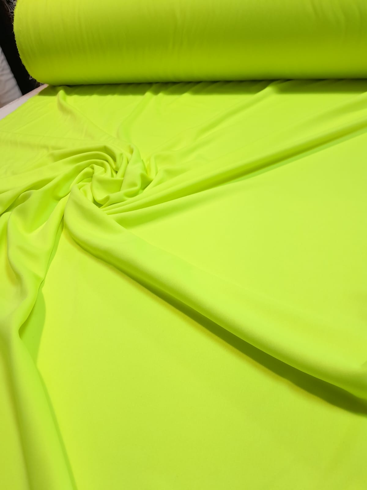 imagen de Jersey de seda amarillo fluo