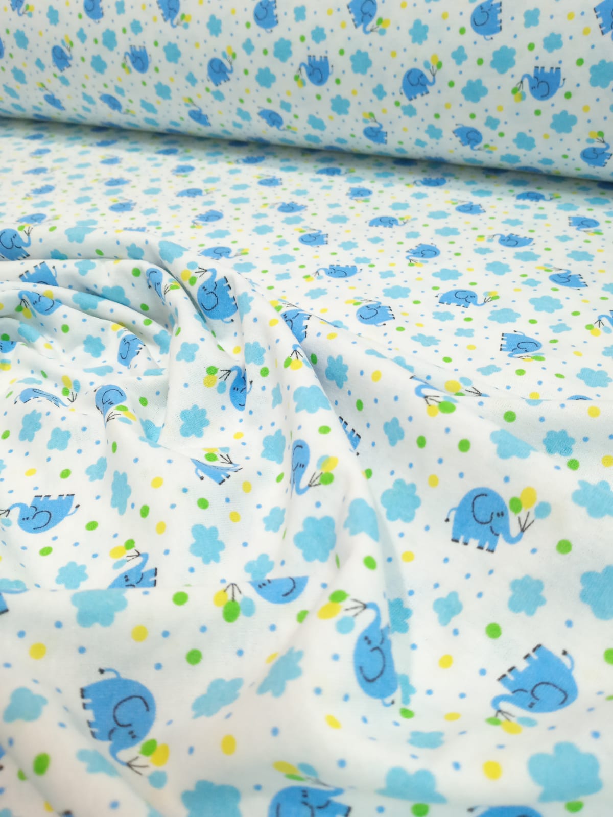 imagen de Jersey de algodón estampado elefantes en celeste