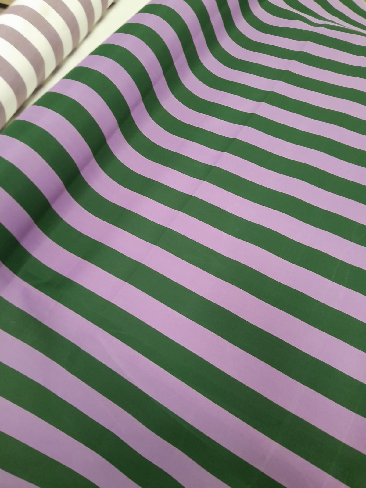 imagen de Lona rayada rosa y verde