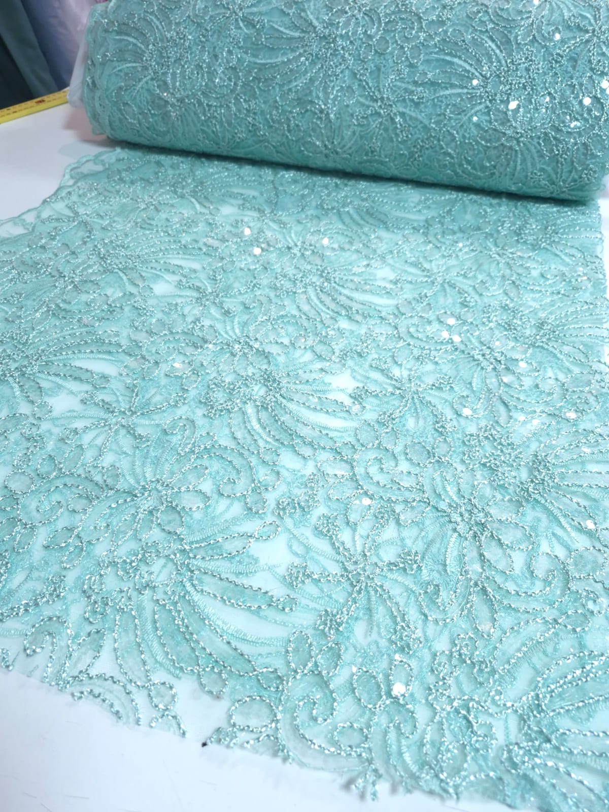 imagen de Microtul bordado verde aqua