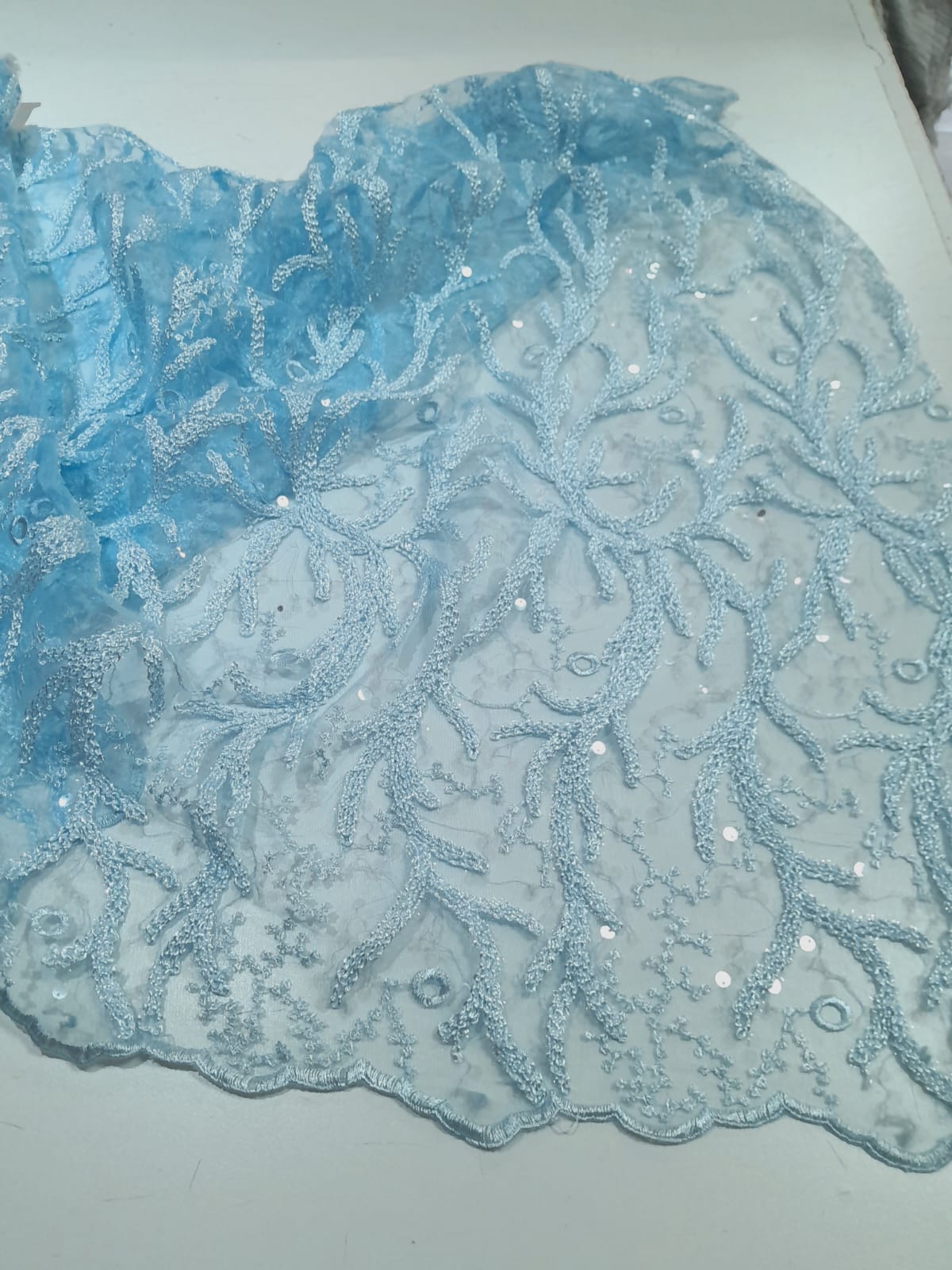 imagen de Microtul bordado celeste