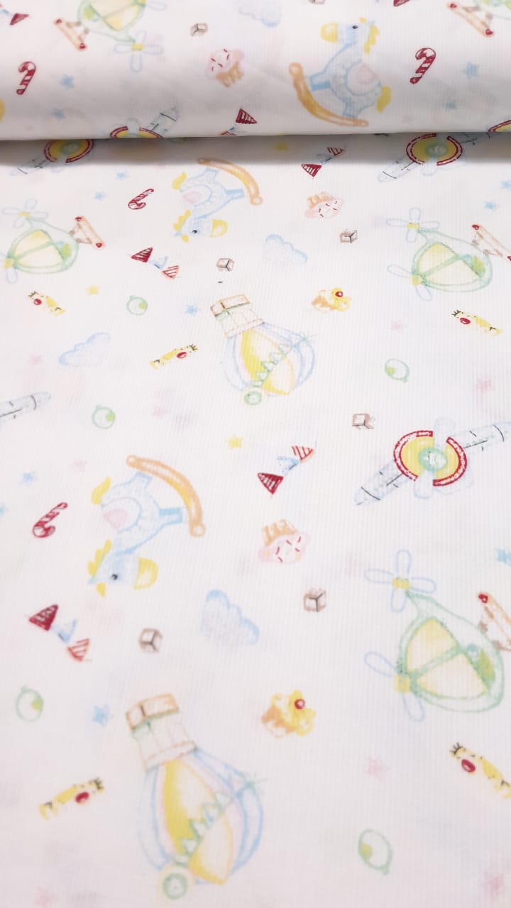 imagen de Pique estampado globitos y aviones