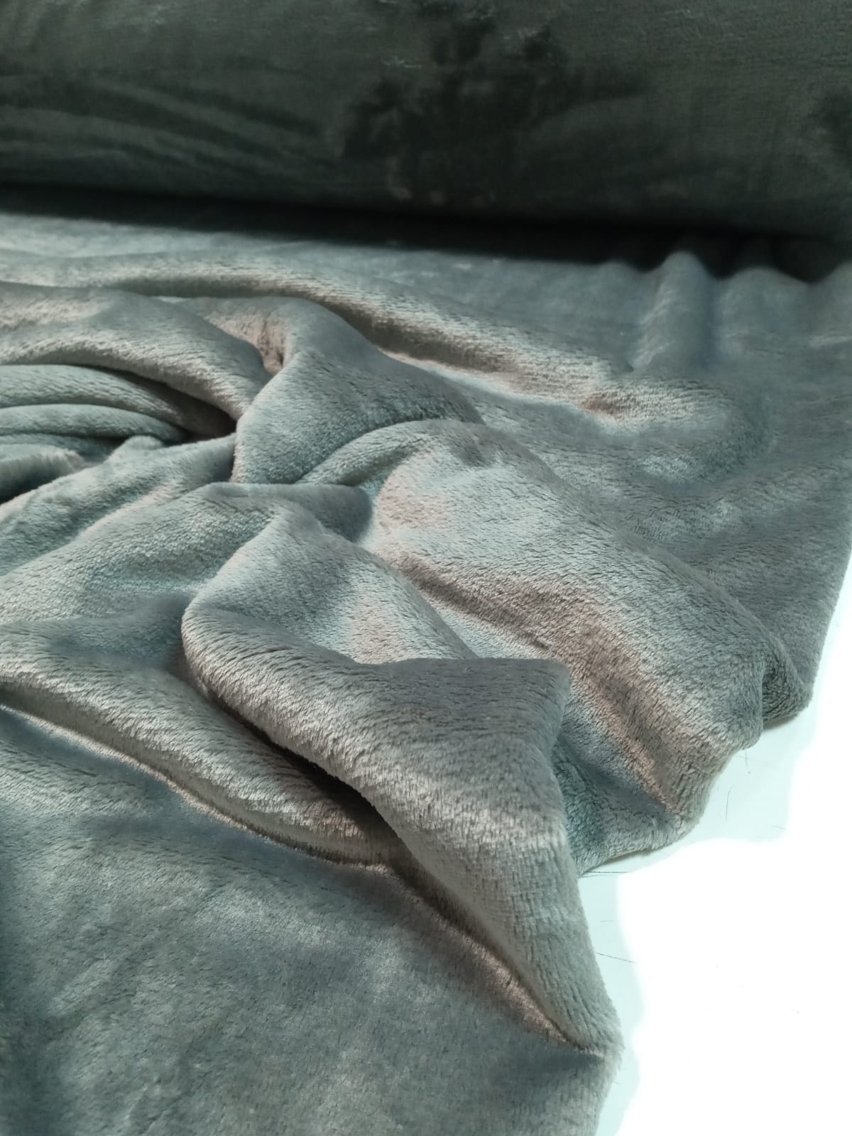 imagen de Polar soft liso gris topo